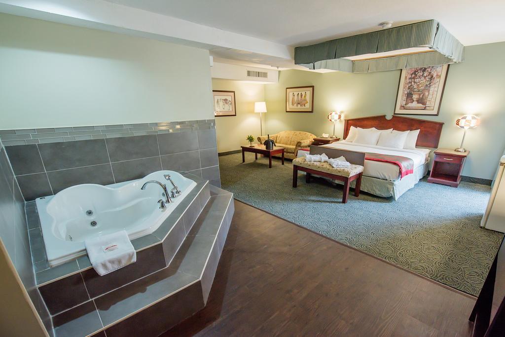 Harrison Lake Hotel Гаррісон-Гот-Спрингс Екстер'єр фото