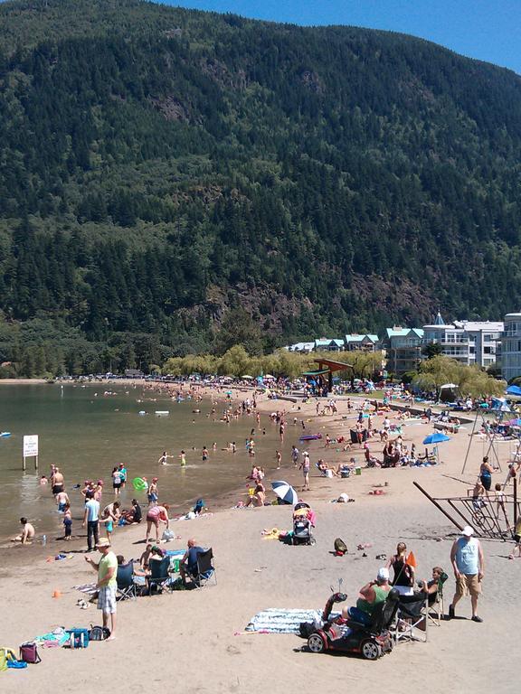 Harrison Lake Hotel Гаррісон-Гот-Спрингс Екстер'єр фото