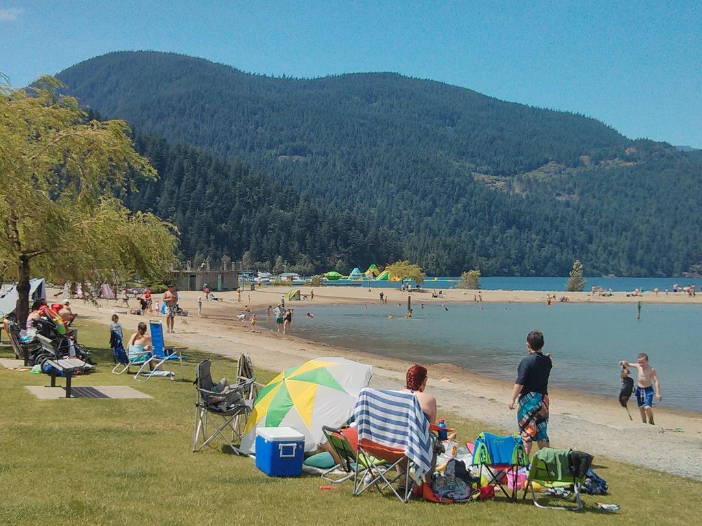 Harrison Lake Hotel Гаррісон-Гот-Спрингс Екстер'єр фото